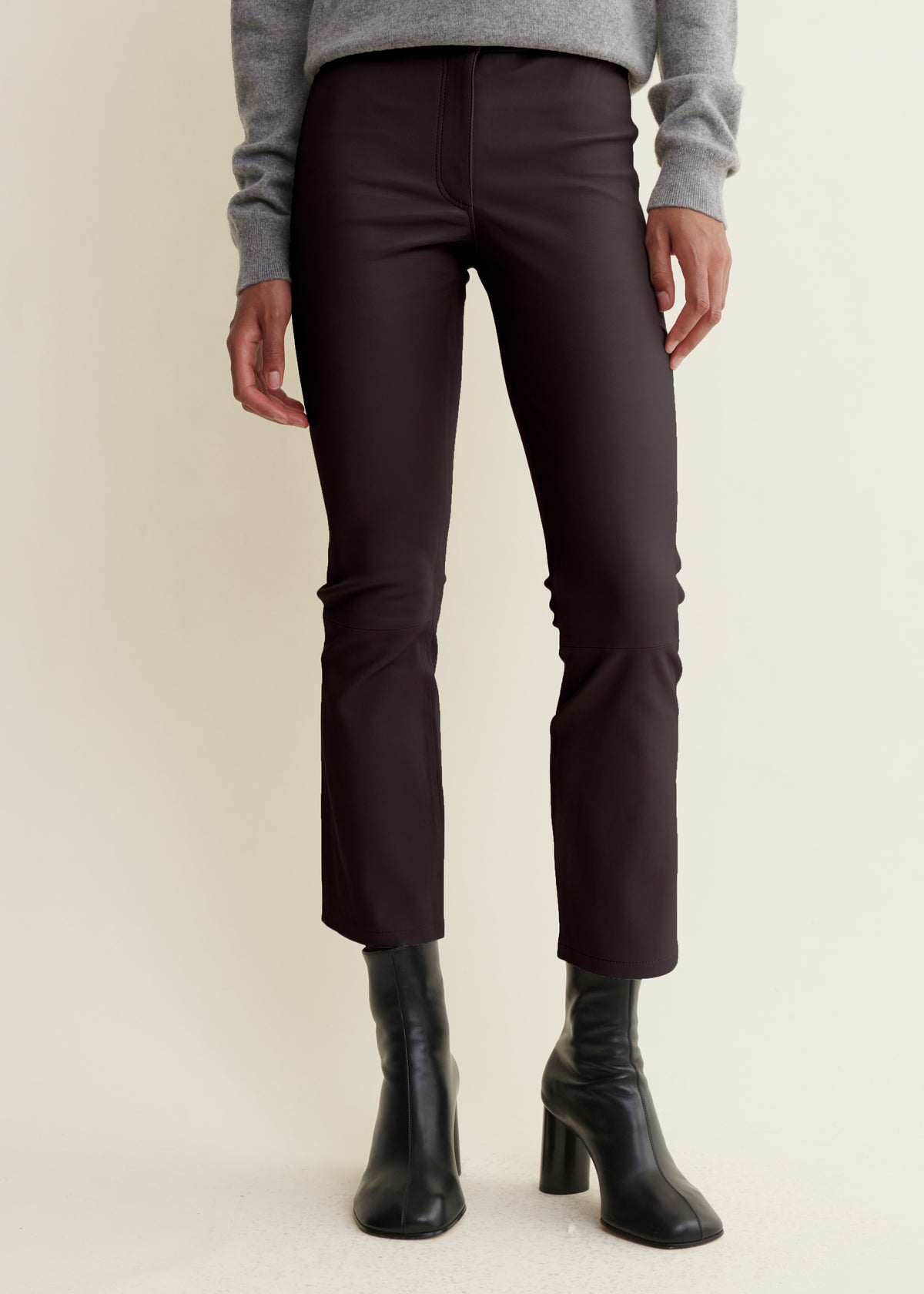 Lively | Leder Kick-Flare Leggings | Coffee Bean