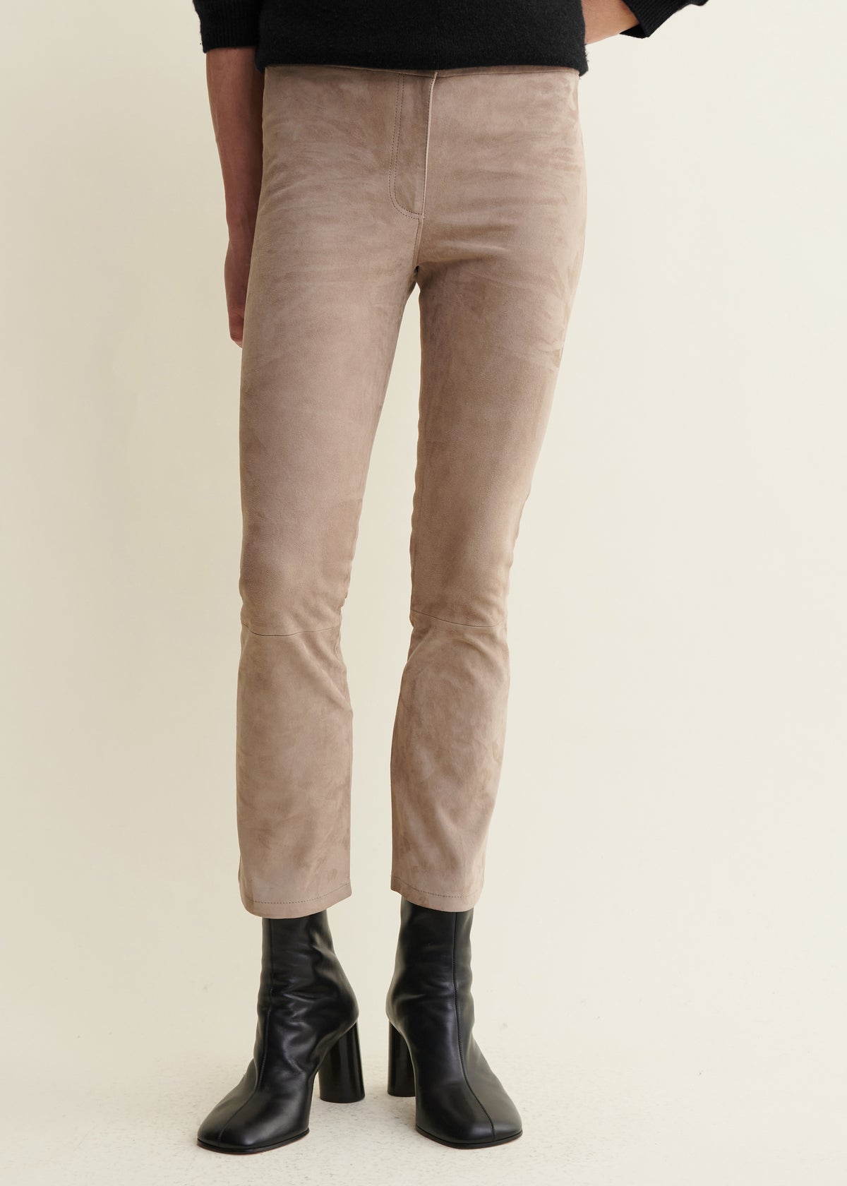 Lively | Suede Kick-flare Legging | Grey-Taupe
