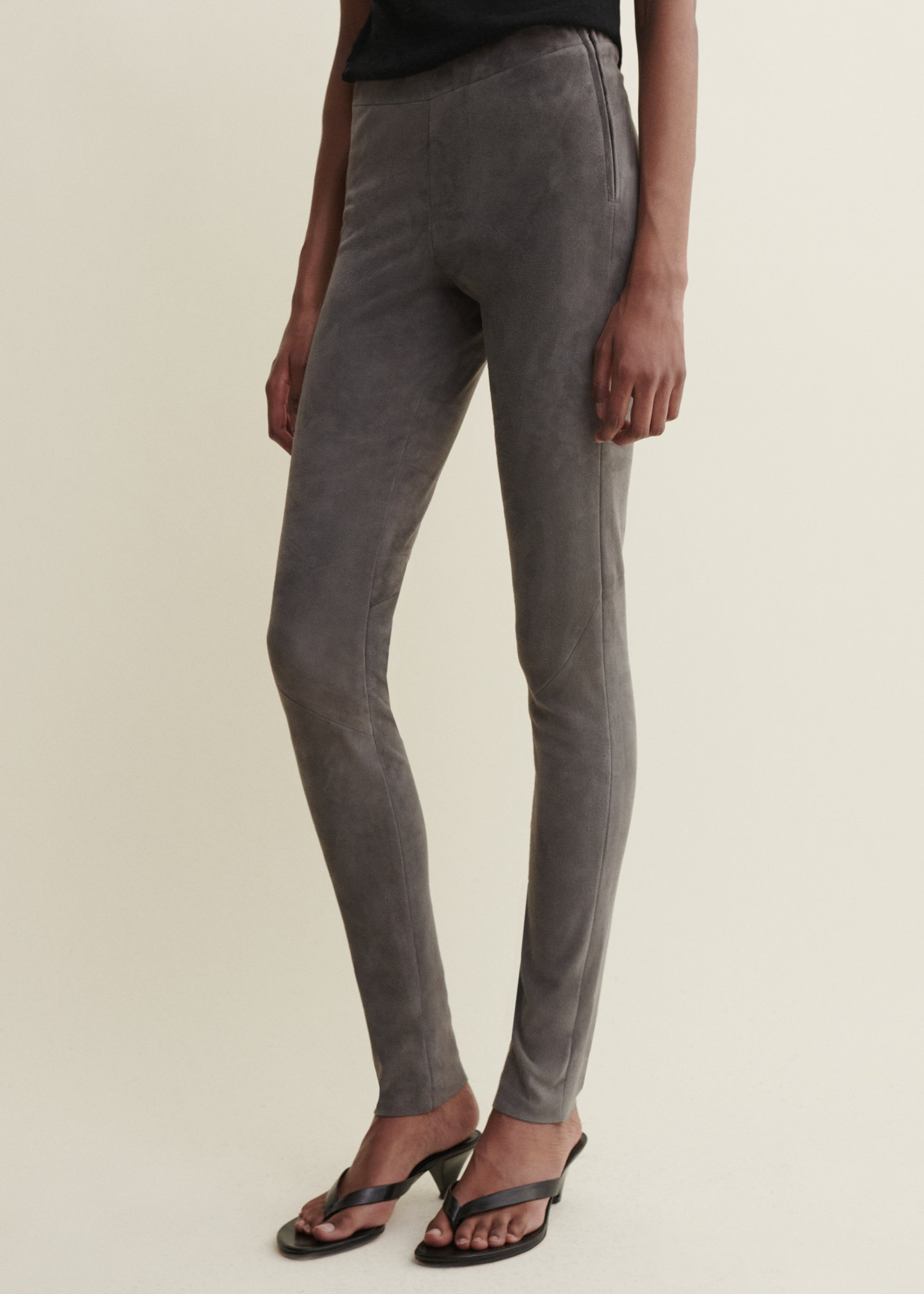 ROCHE | Stretch Wildleder Leggings | MONUMENT