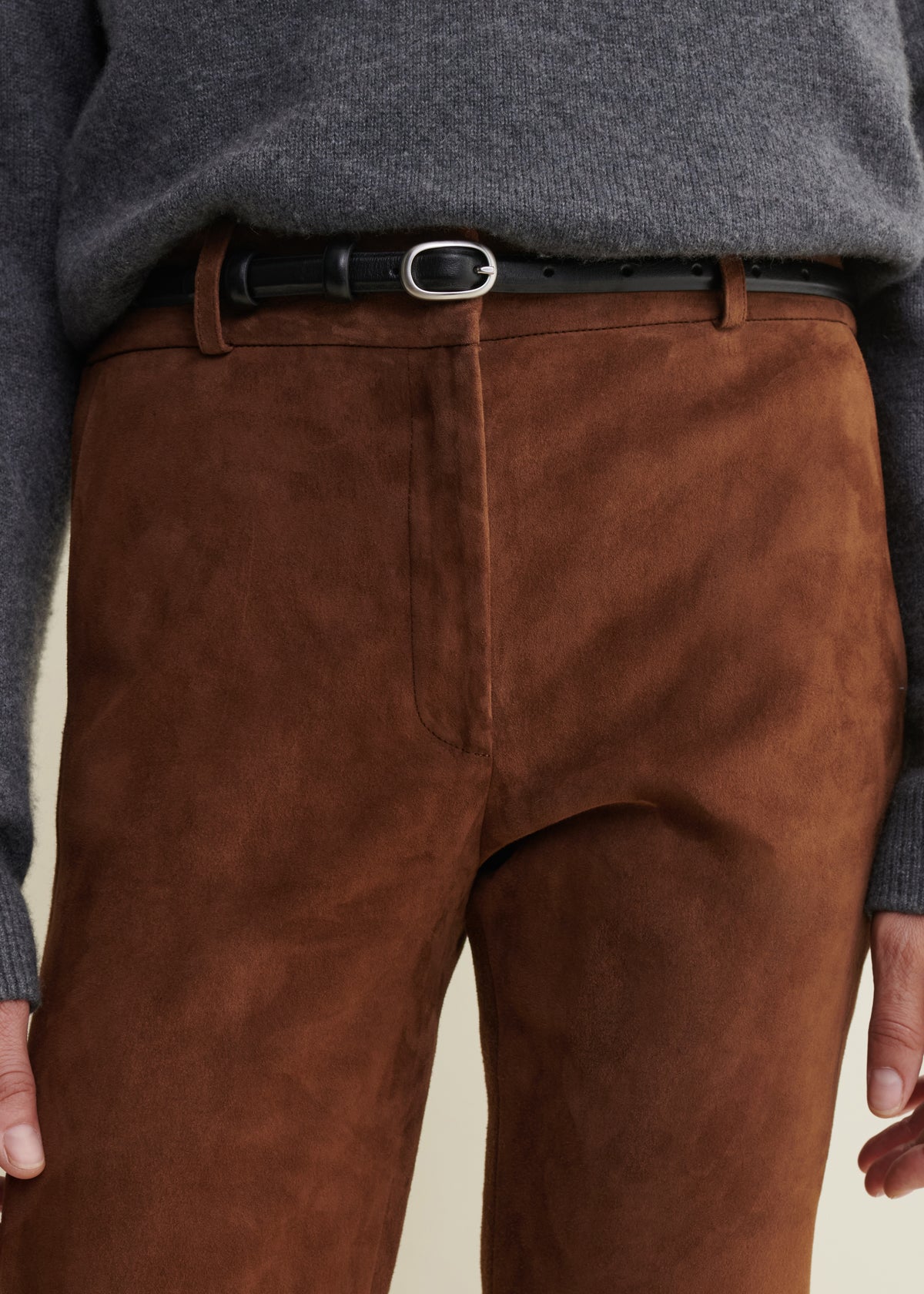 JEN | Suede Slim Fit Pantalon | Saddle