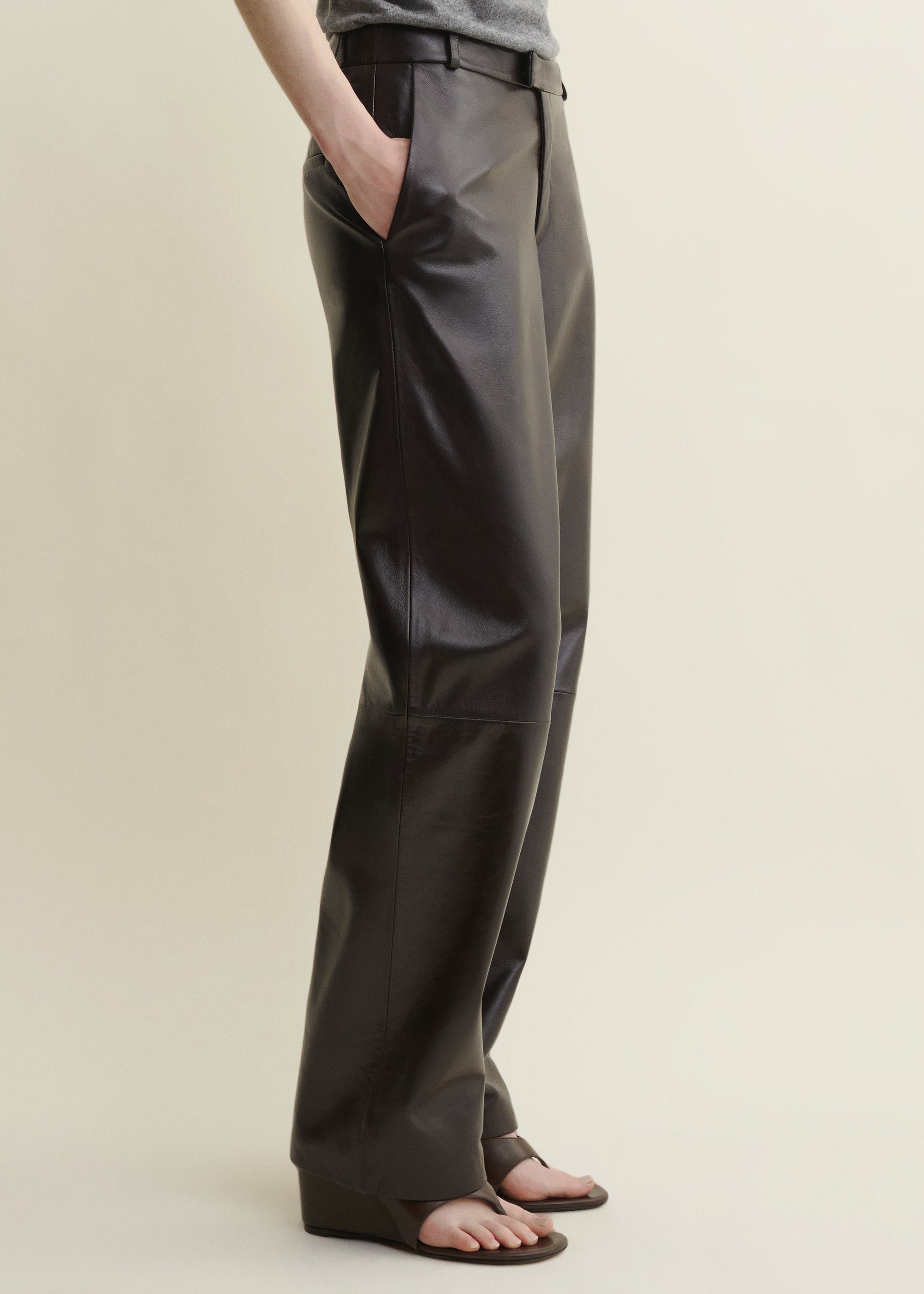 CAMI | Leather Straight Trousers | COFFEE BEAN