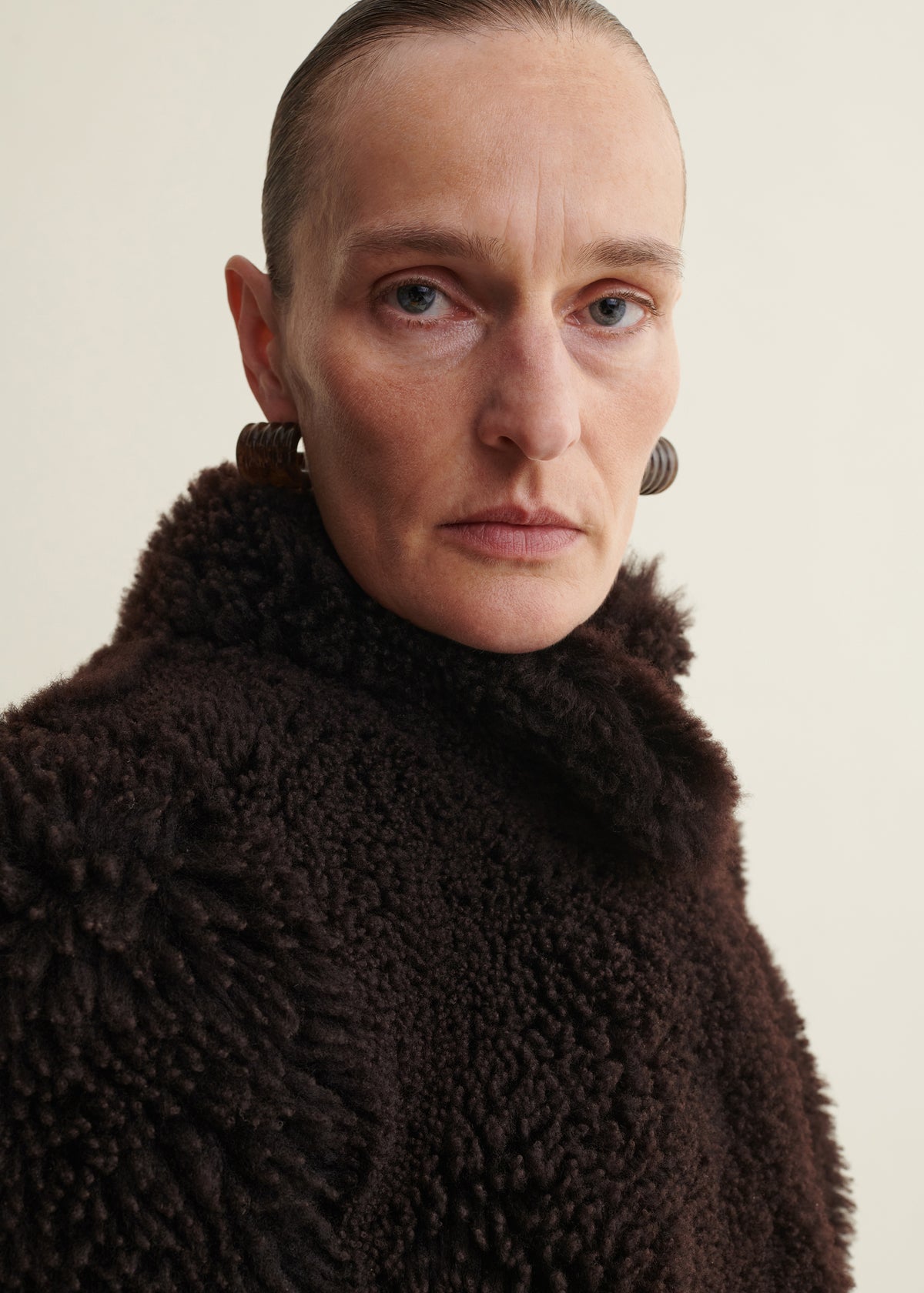 MENO | Cropped Shearling Jacket | Coffee Bean
