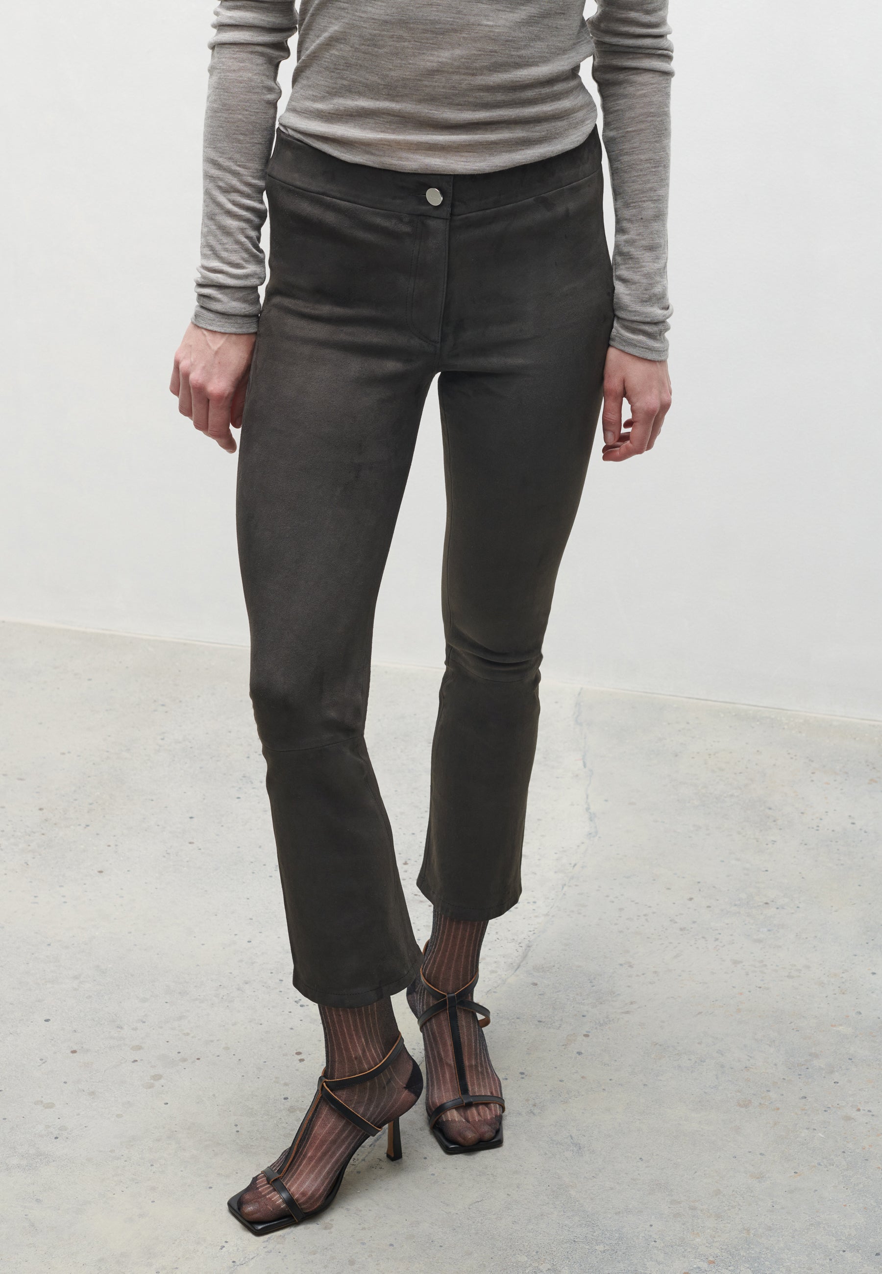 LIVELY | Wildleder-Leggings mit Schlagseite