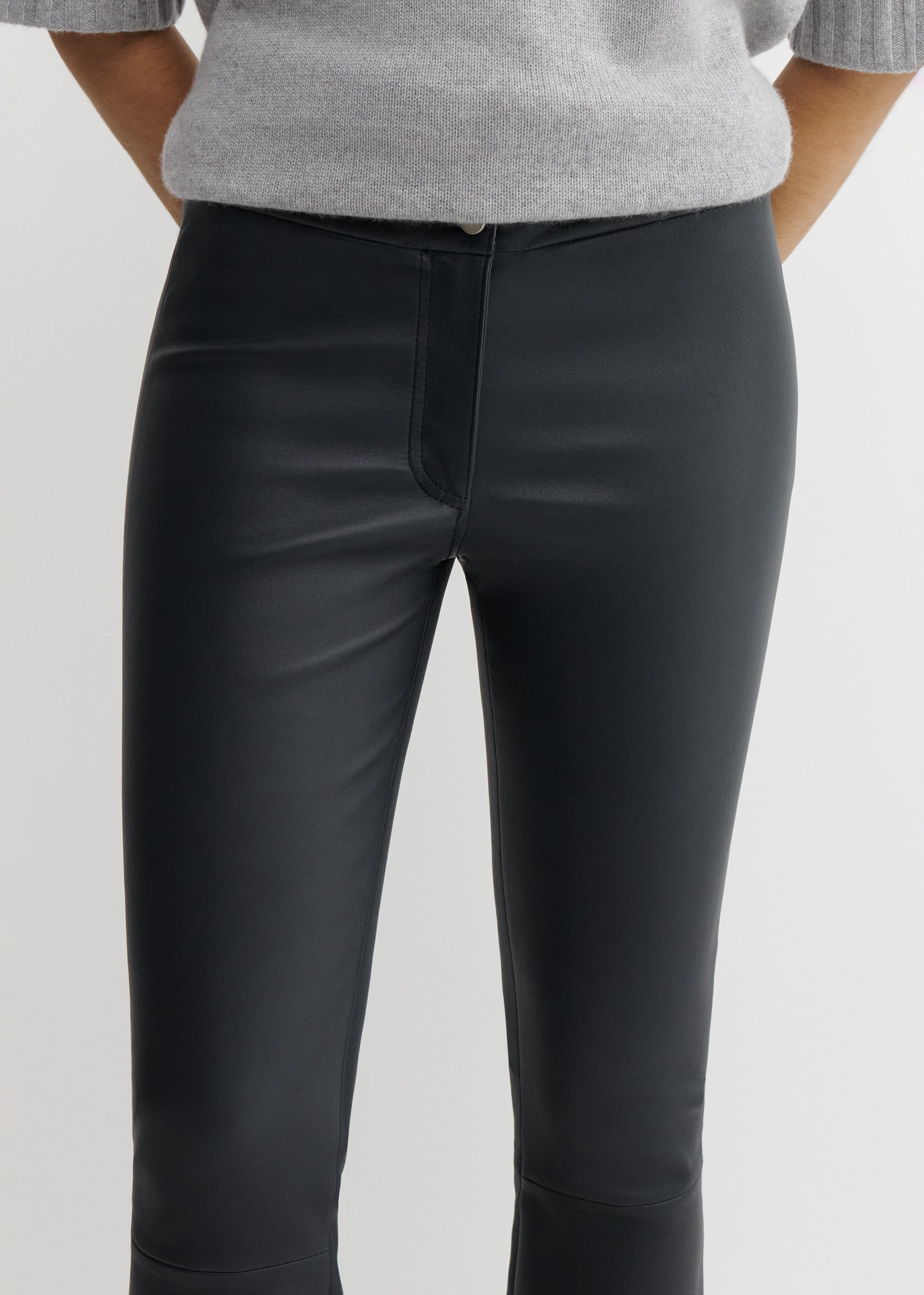 LIVELY | Leather kick-flare Legging