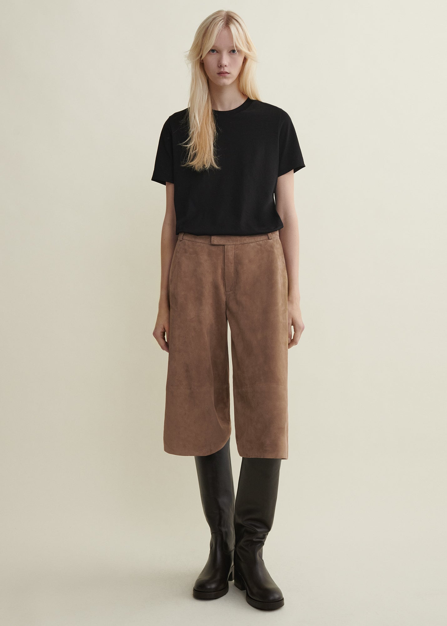 JINA | Long Suede Short