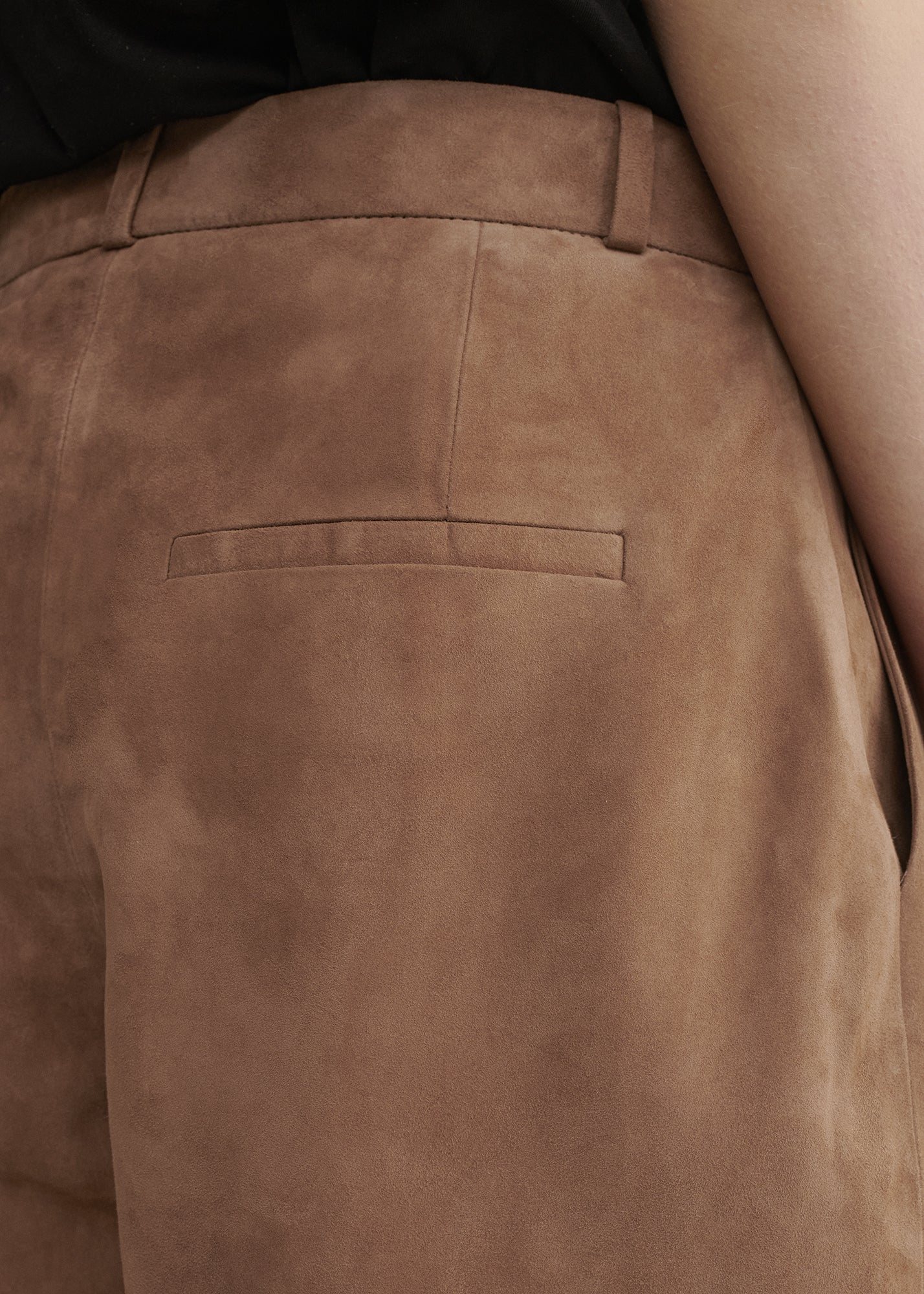 JINA | Long Suede Short