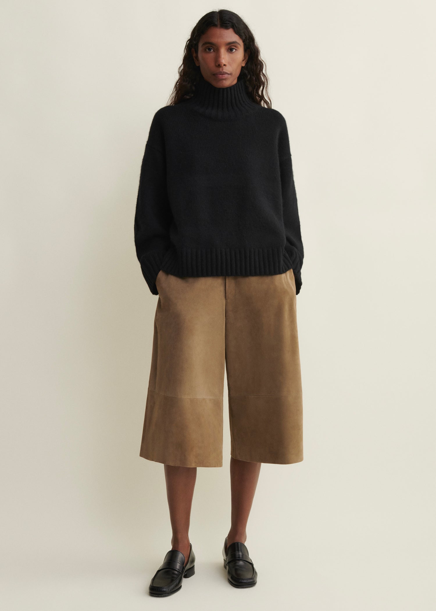 JINA | Long Suede Short