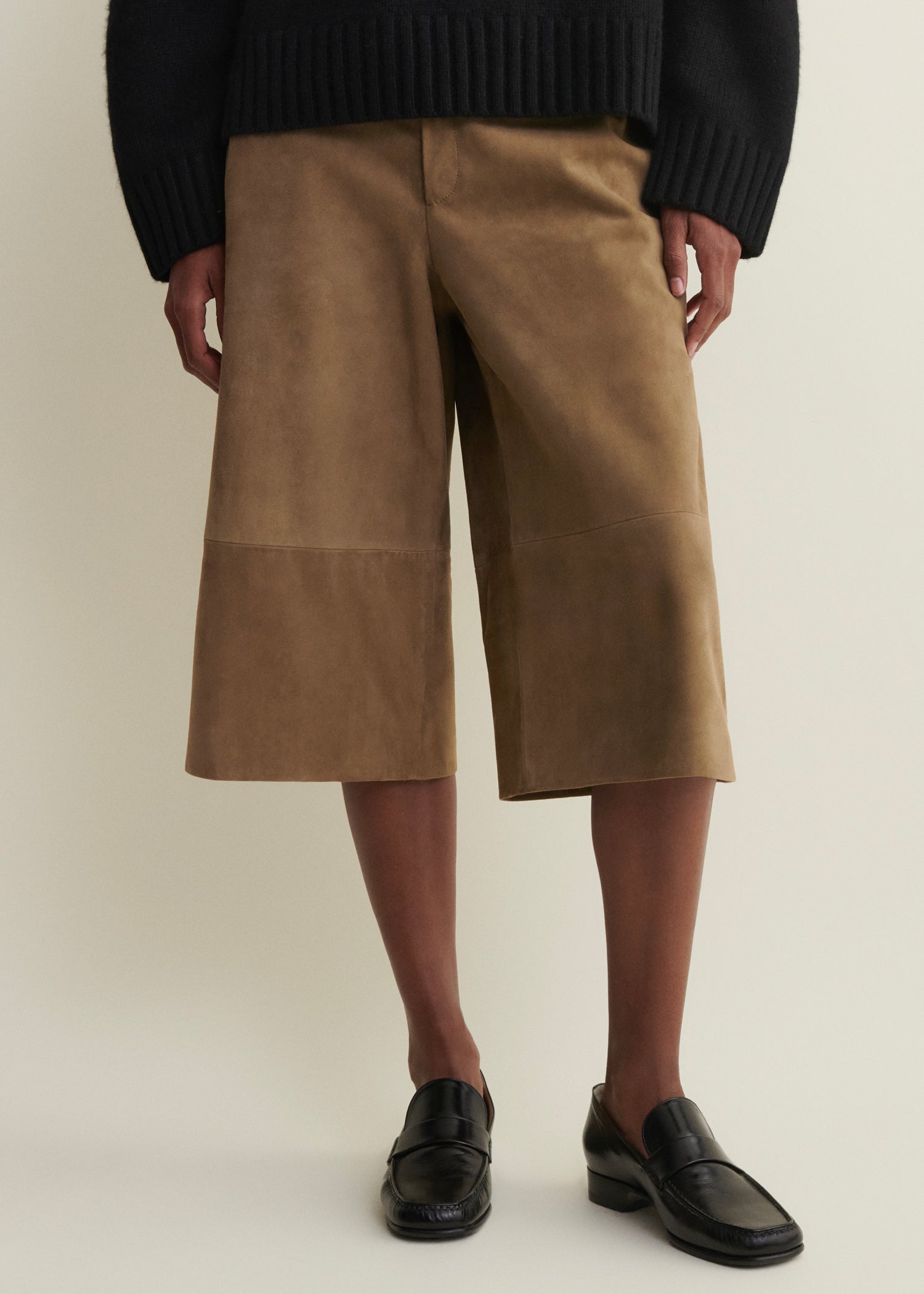 JINA | Long Suede Short