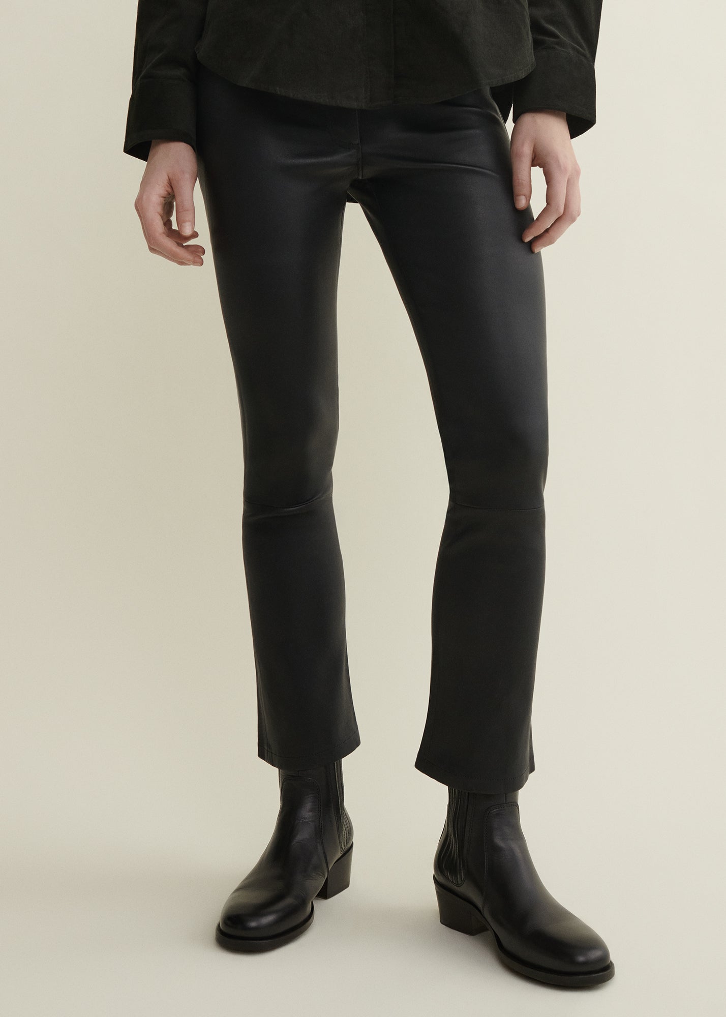 LIVELY | Leder Kick-Flare Leggings | Black