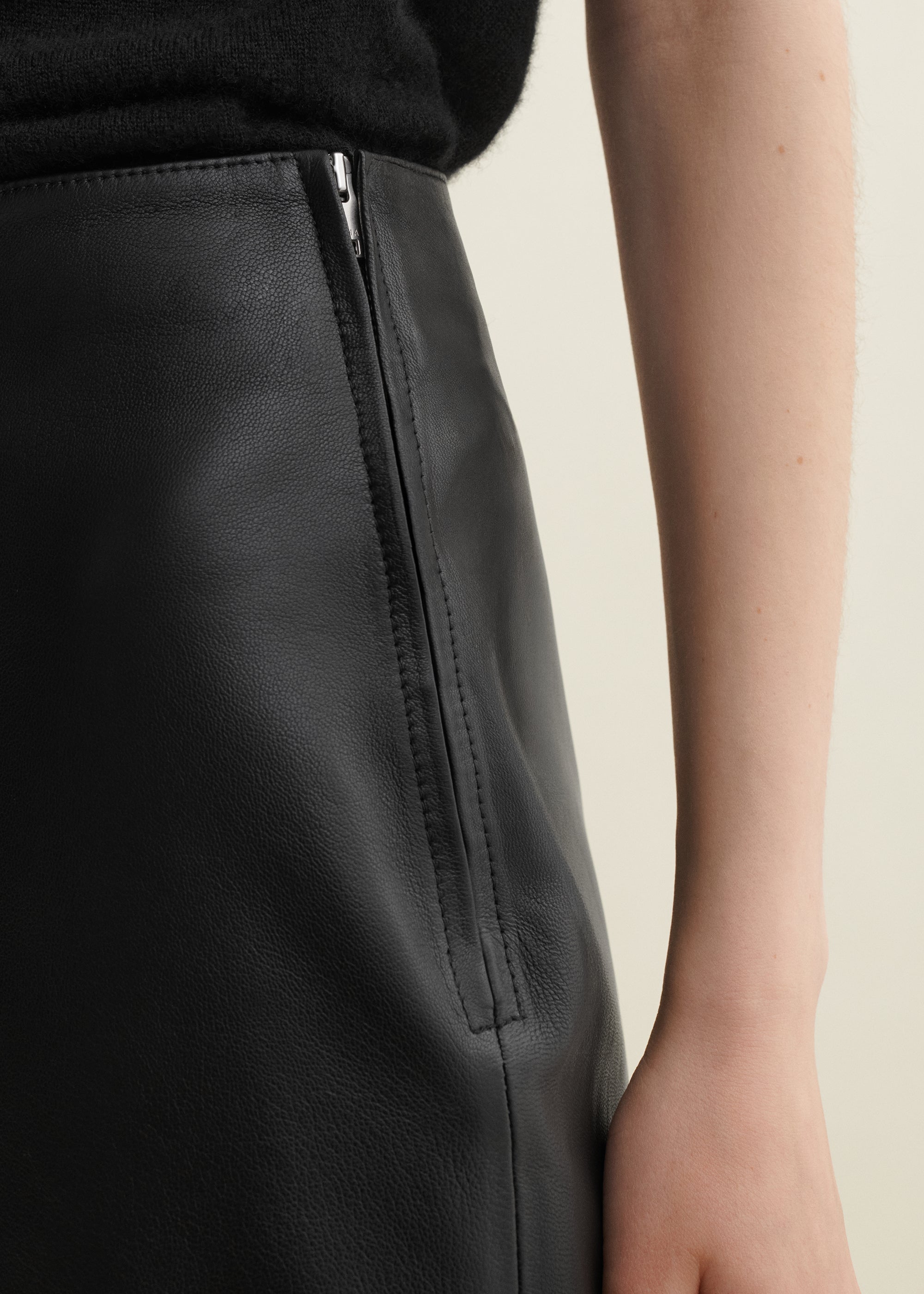 NATALY | Leather Pencil Skirt | BLACK