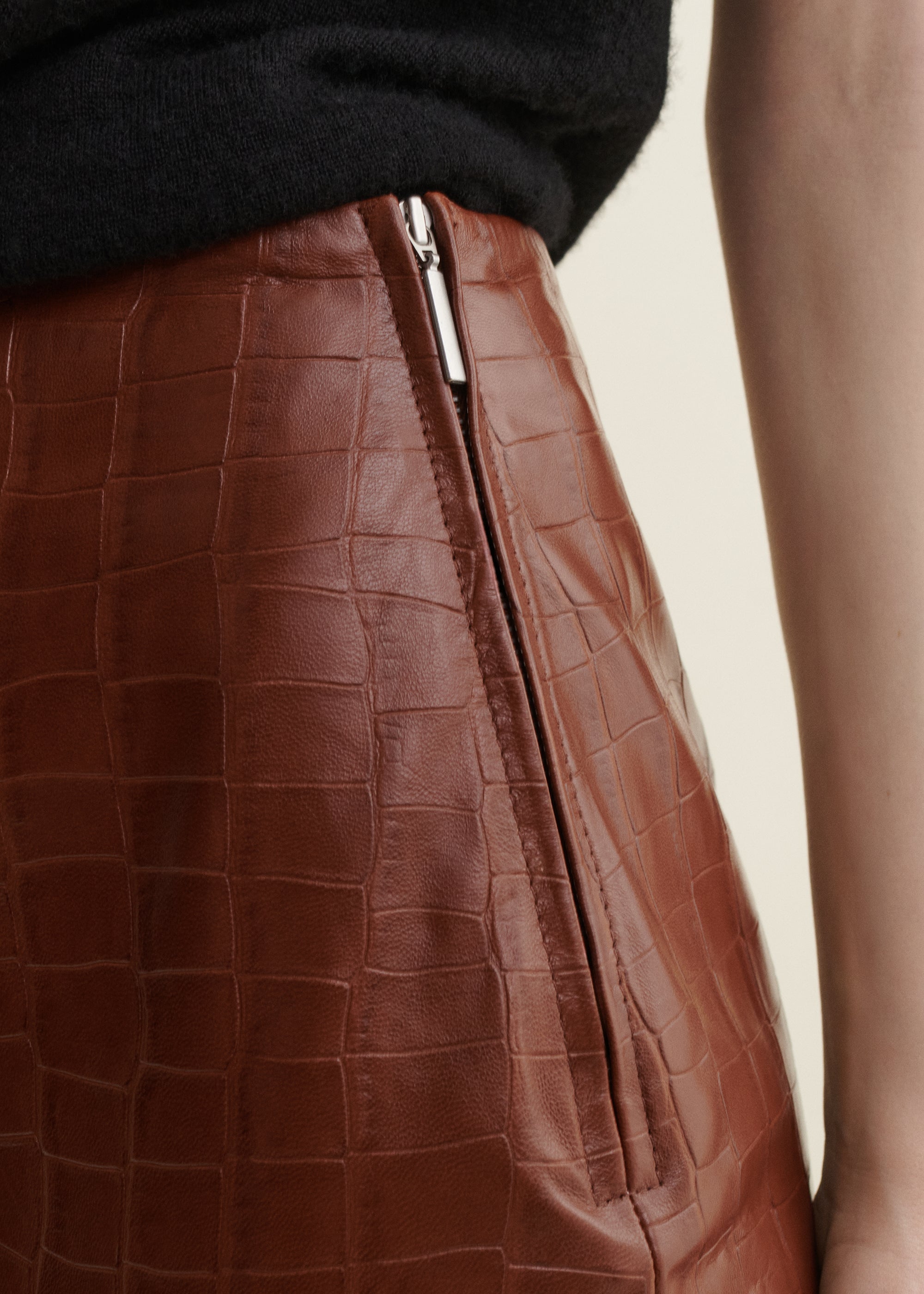 MEEKA | Leather Croco Pecil Skirt | CAMEL