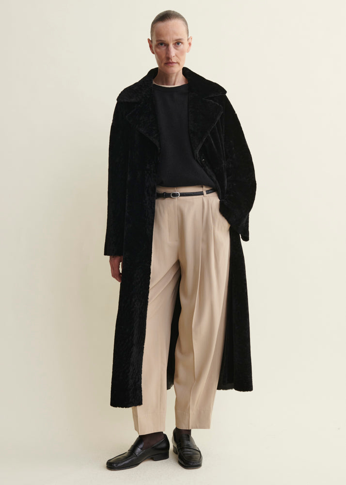 RIEN Velvet Shearling Coat | Black