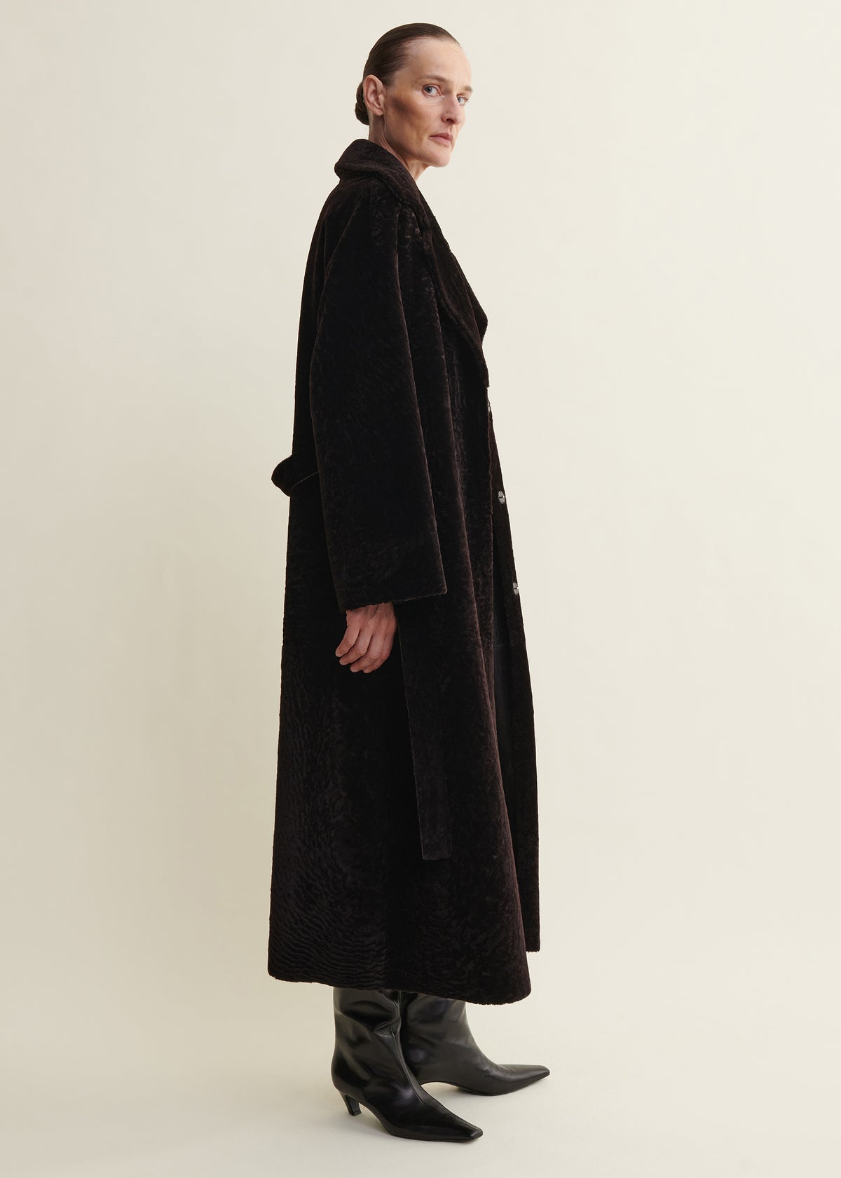 RIEN | Velvet Shearling Coat | Coffee Bean