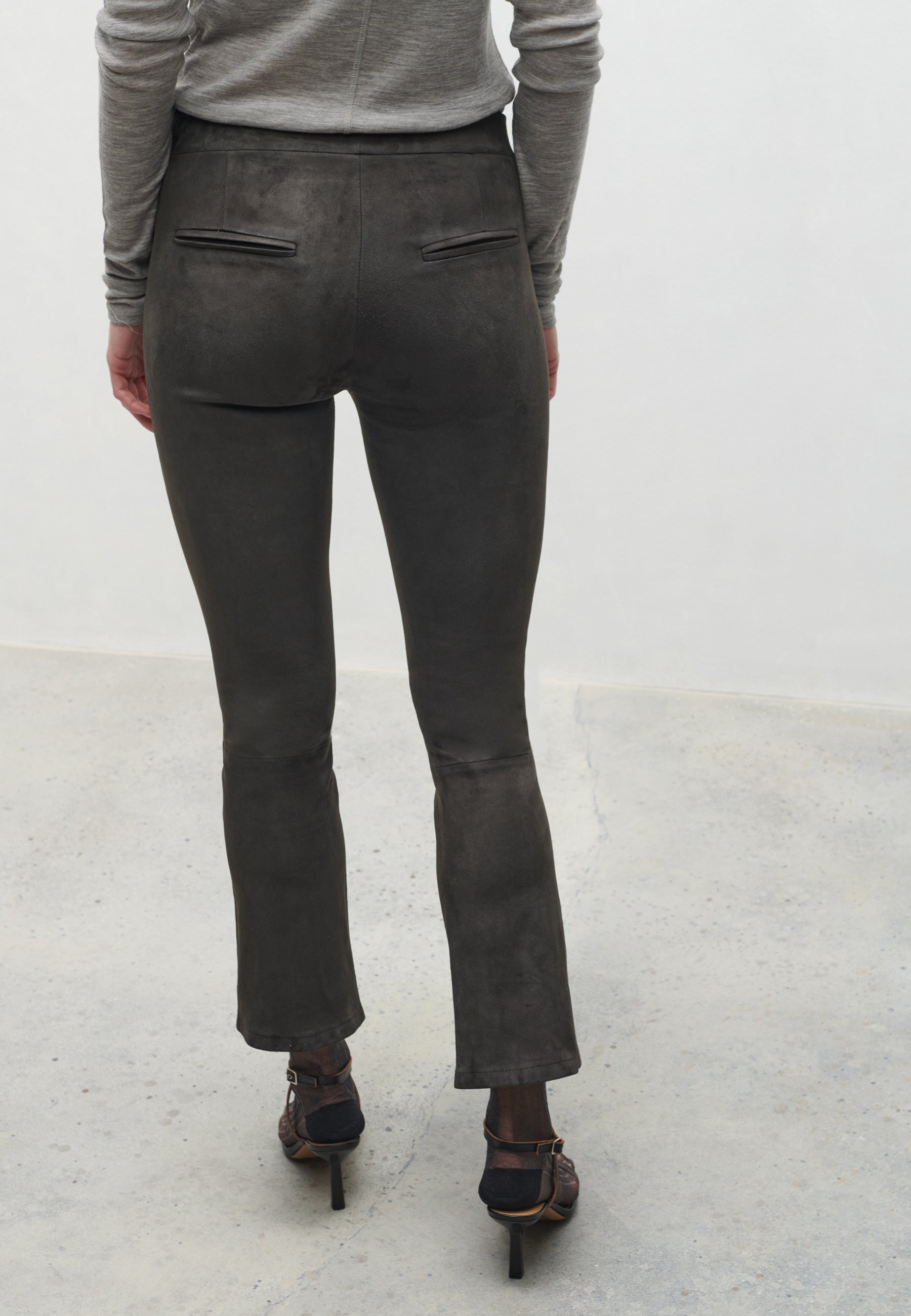 LIVELY | Suede Kick-flare Legging