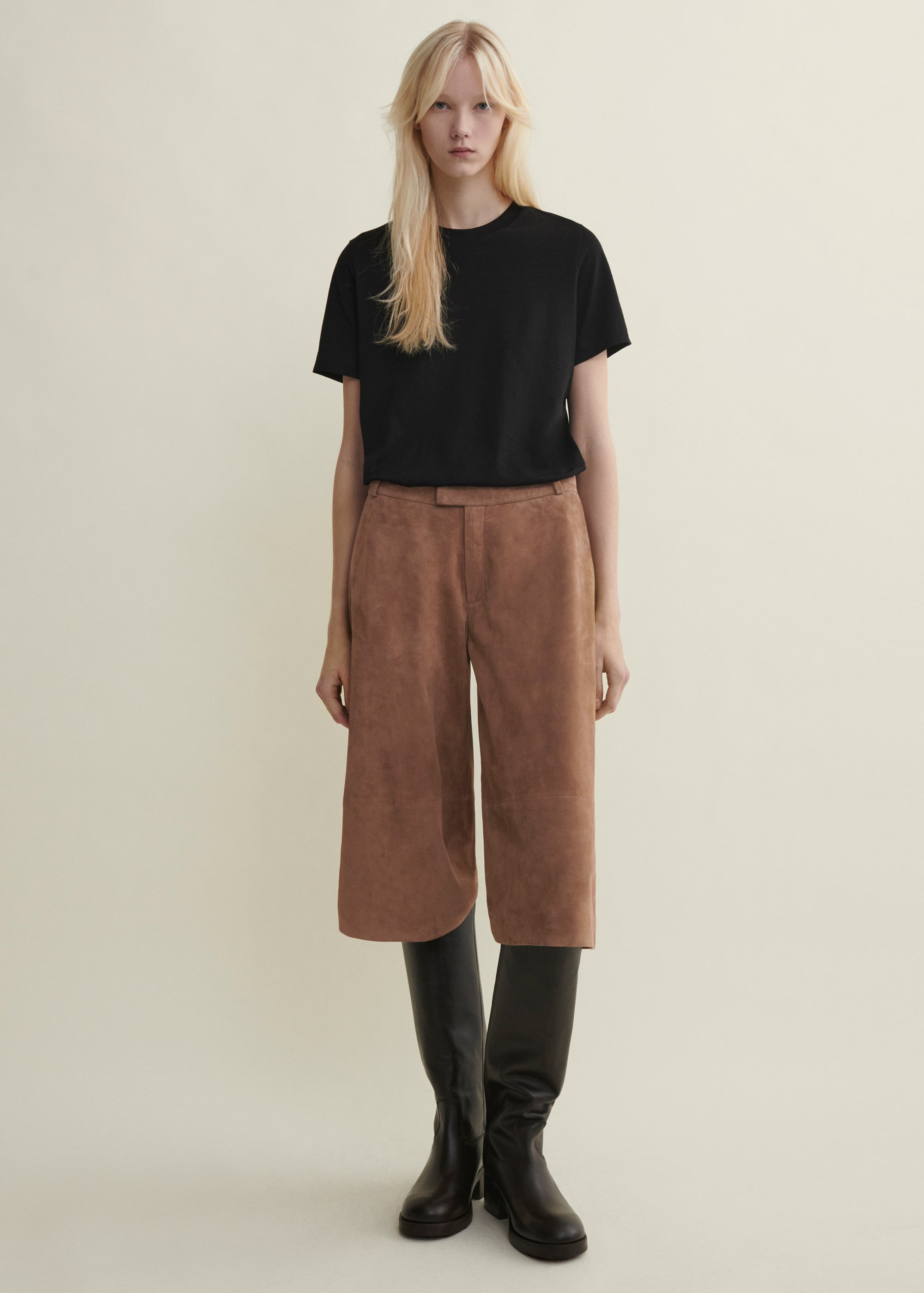 JINA | Long Suede Short