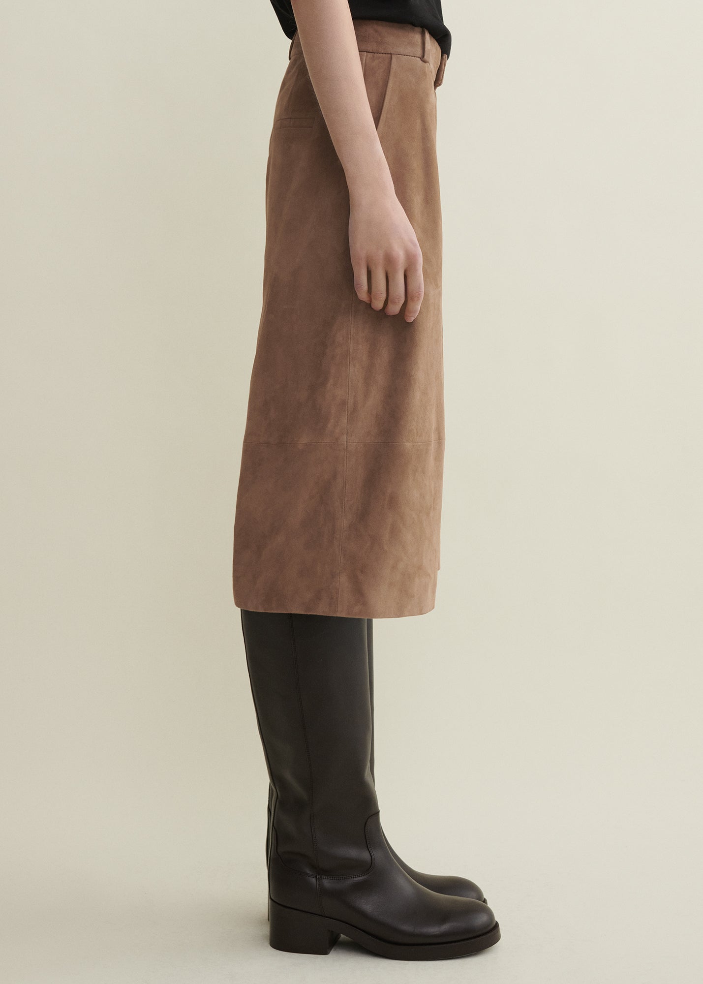 JINA | Long Suede Short