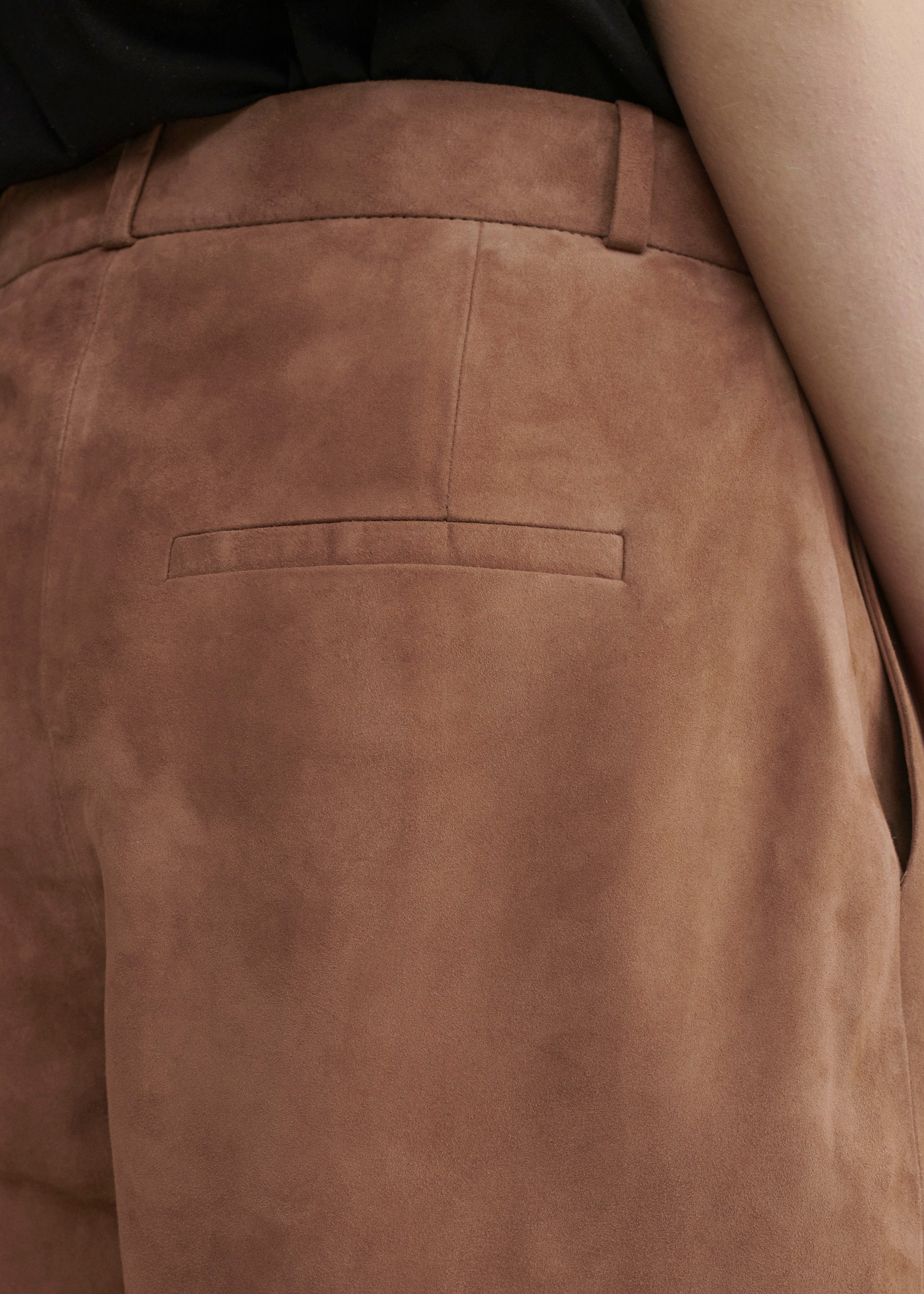 JINA | Long Suede Short