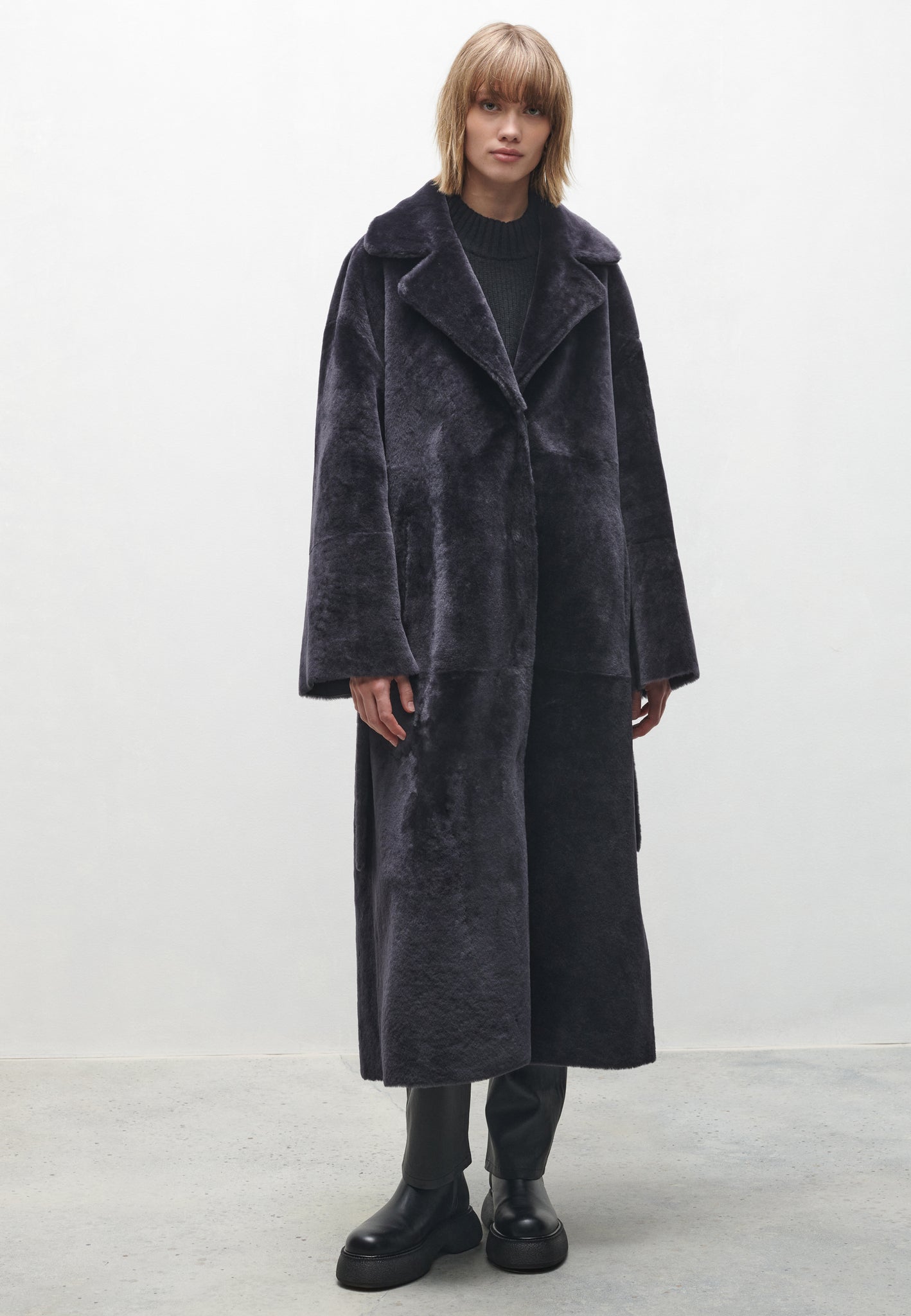 VIENNA | Long shearling coat