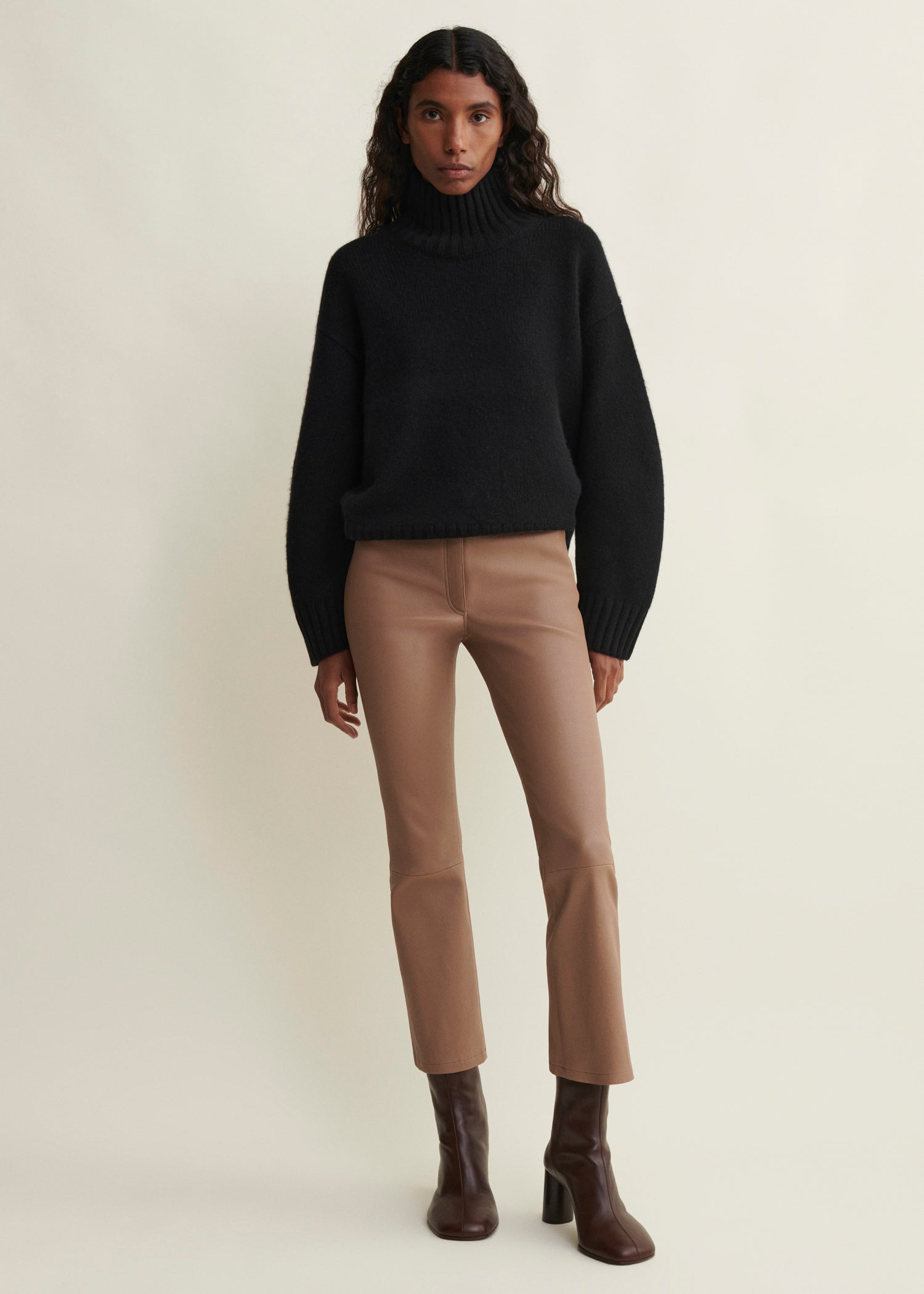 LIVELY | Leather Kick-Flare Legging