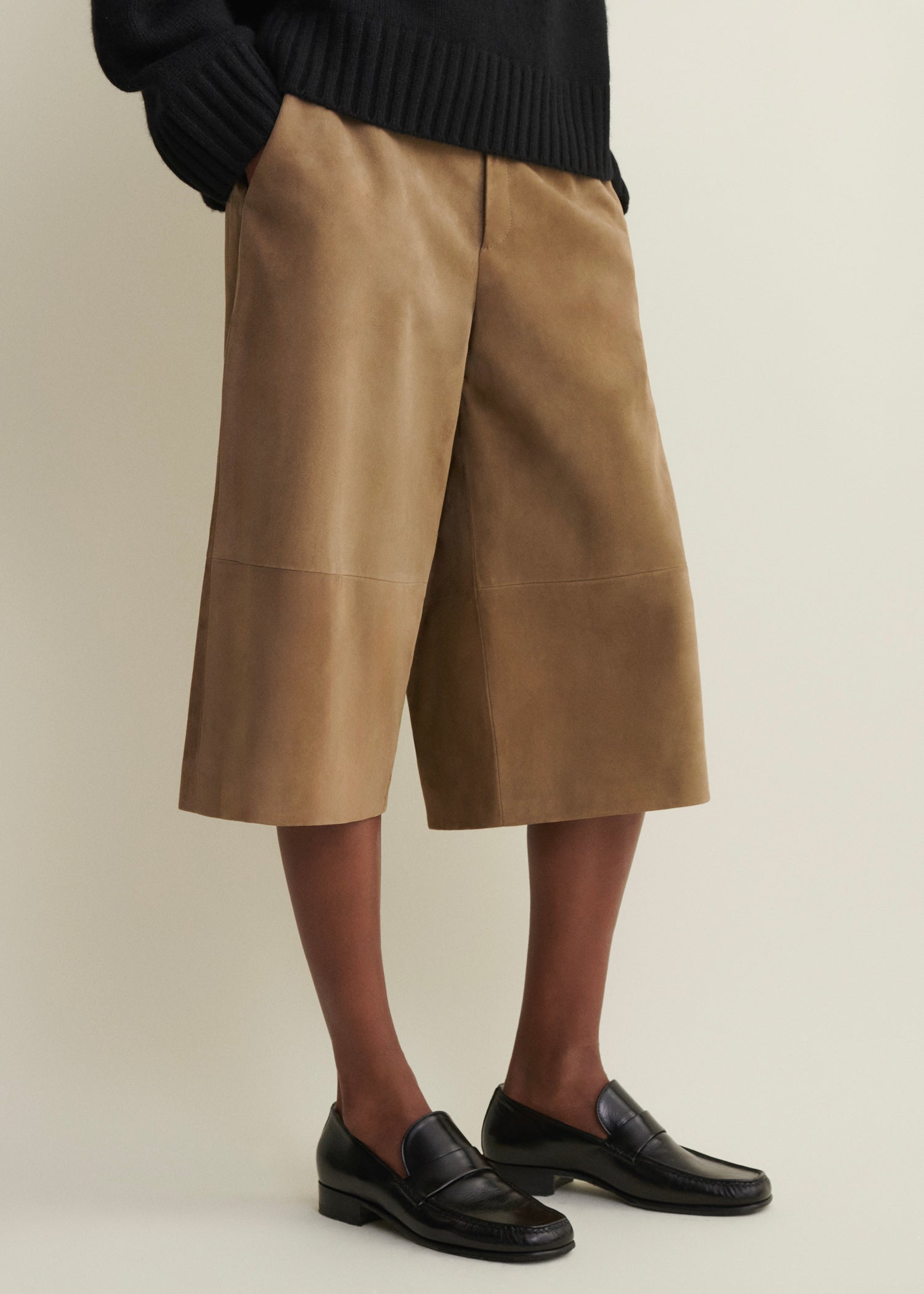 JINA | Long Suede Short